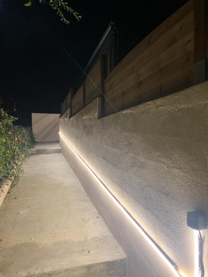 L Isle Jourdain Appartement Entier Recent Et Tout Equipe Proximite Du Centre L'Isle-Jourdain  Exterior photo